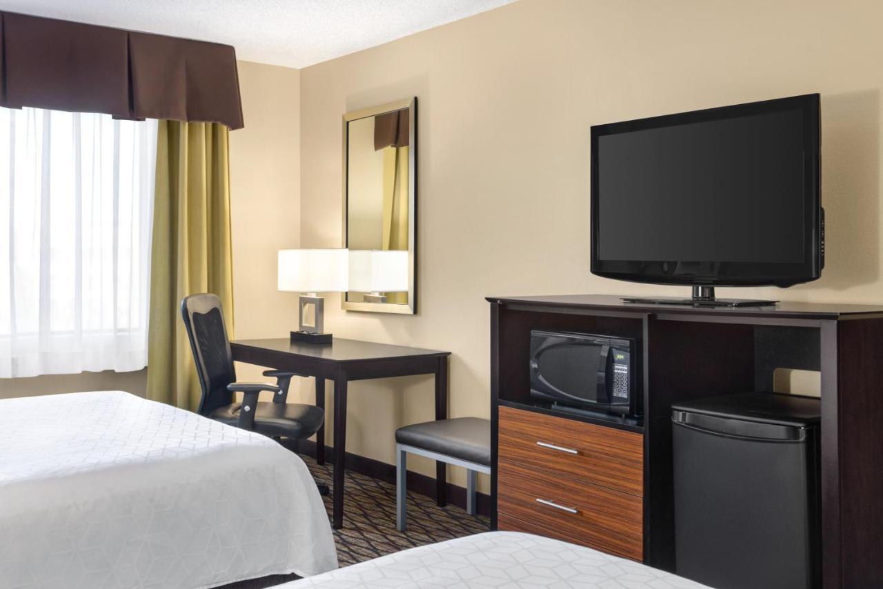 Holiday Inn Express Hotel & Suites Edmond By Ihg Exterior foto