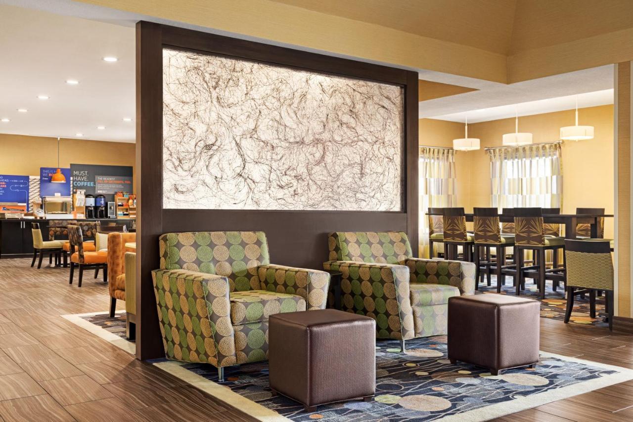 Holiday Inn Express Hotel & Suites Edmond By Ihg Exterior foto