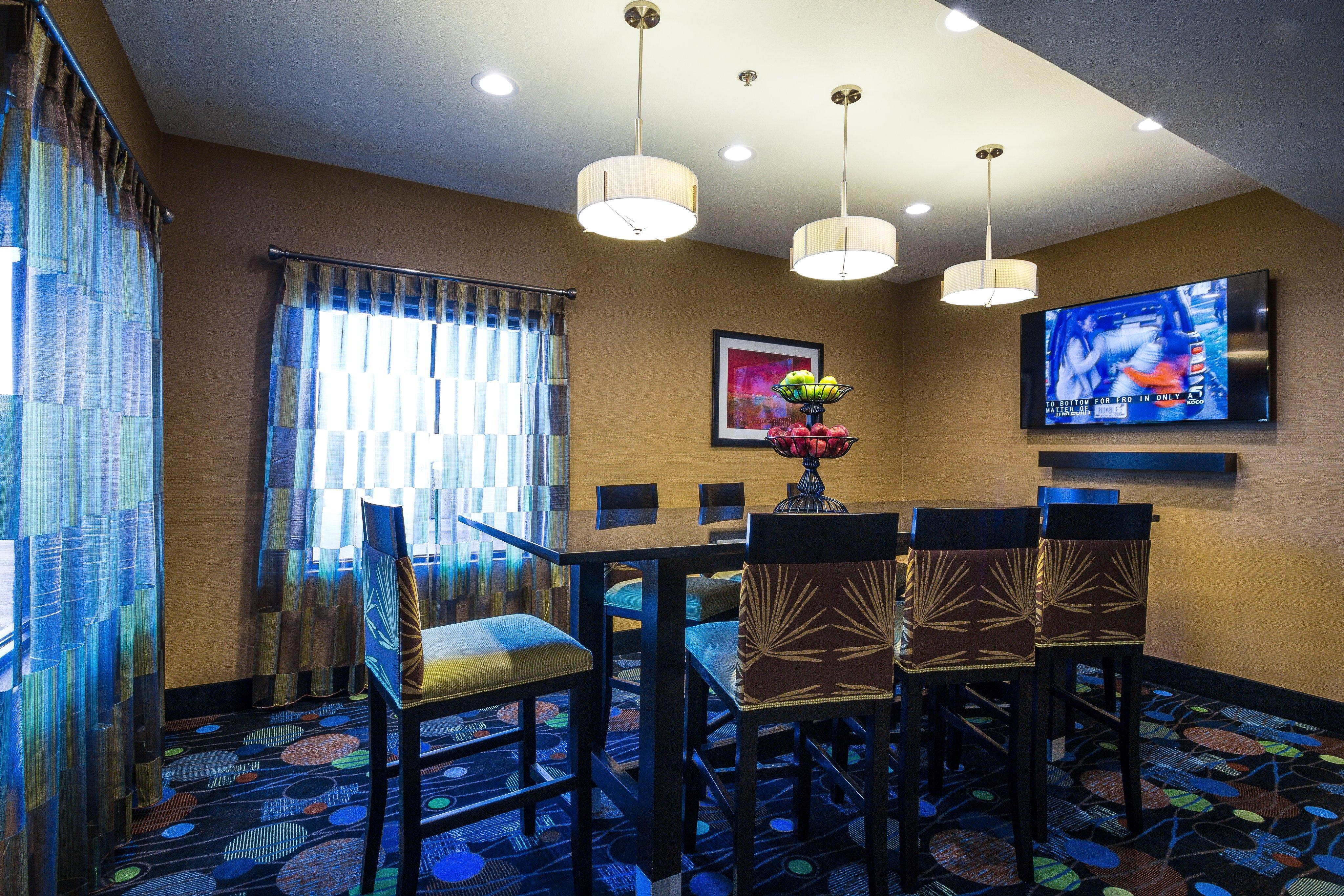 Holiday Inn Express Hotel & Suites Edmond By Ihg Exterior foto